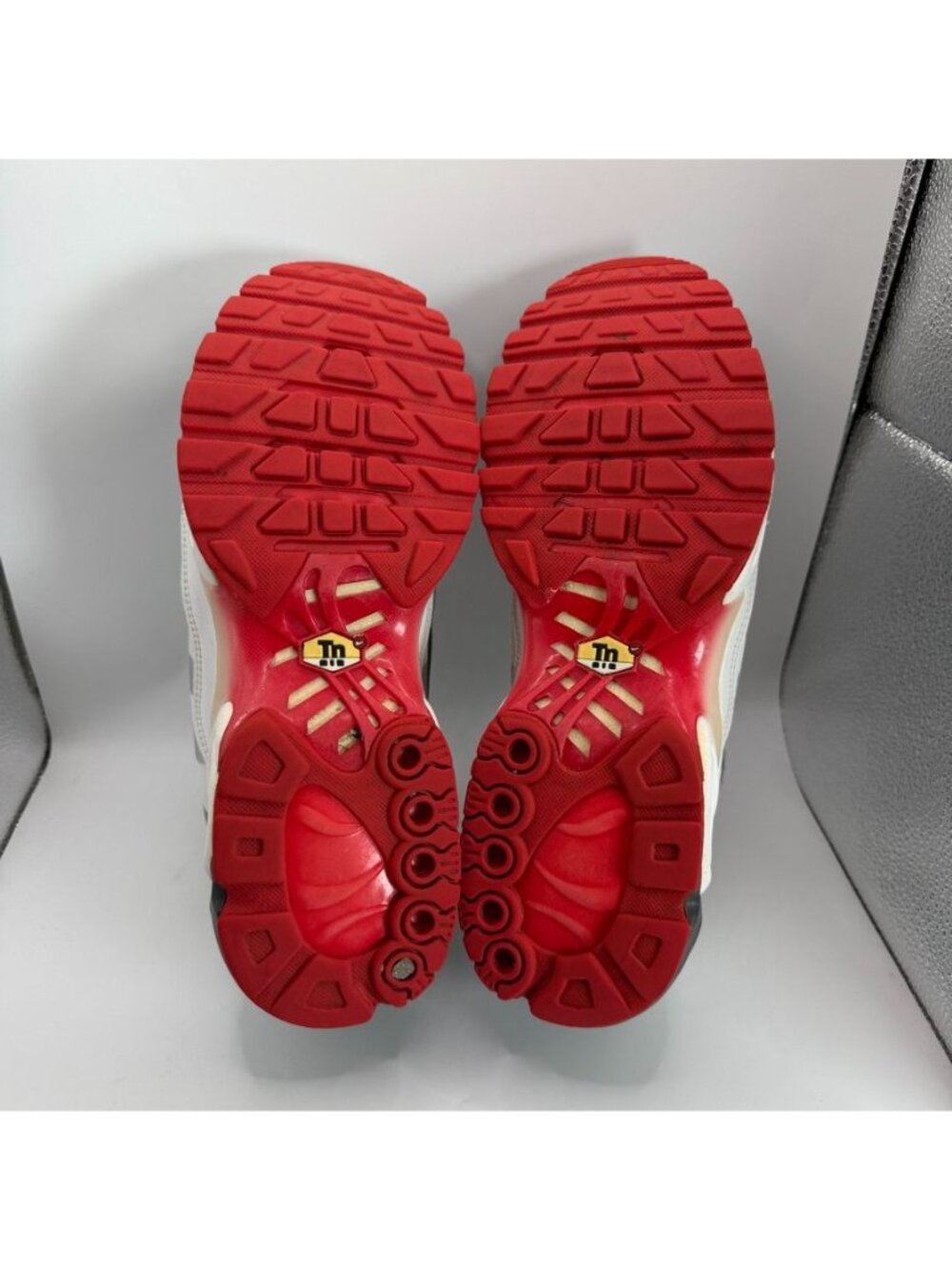 Nike Air Max Plus Gray/White/Red Running Shoes Size 10 Mens Athletic Sneakers - Picture 8 of 9